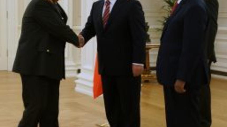 Cumhurbaşkanı G&uuml;l, Somali Cumhurbaşkanı Onuruna K&ouml;şk'te Akşam Yemeği Verdi