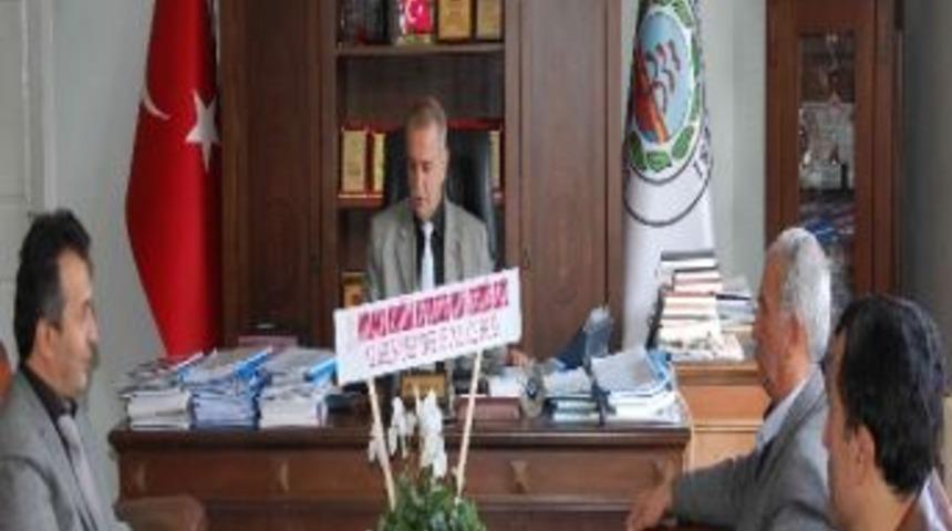 Kız Meslek Lisesi Y&ouml;netimi'nden Başkan Karahan&rsquo;a Hizmet Teşekk&uuml;r&uuml;