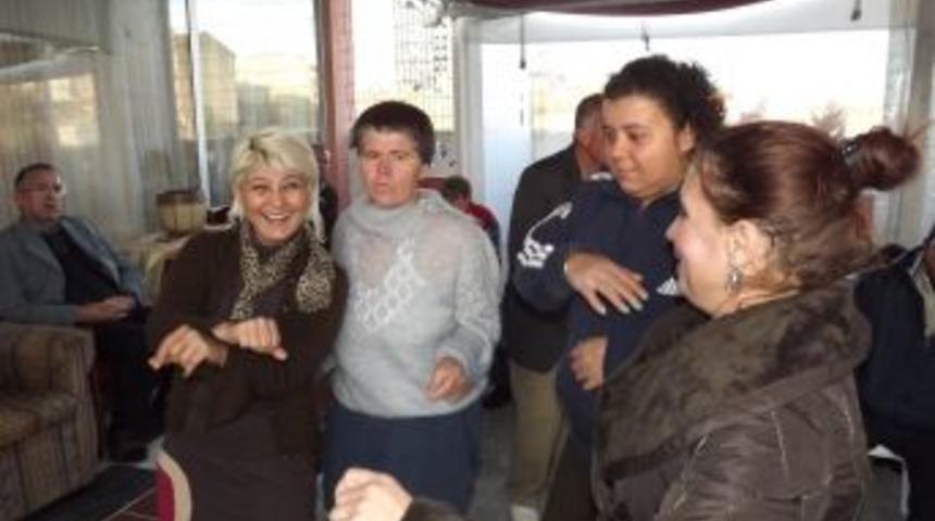 Gazeteciler Engellilerle 2 Saat Ge&ccedil;irdi