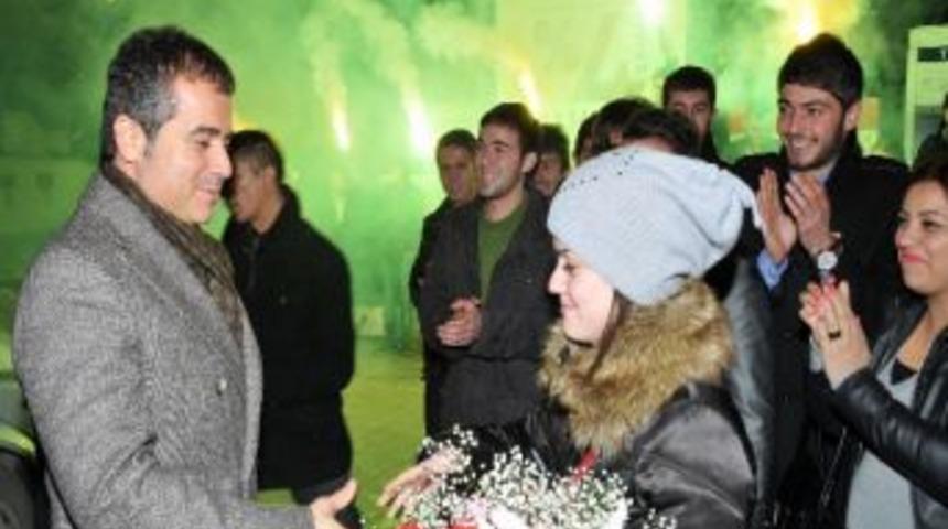 G&uuml;m&uuml;şhaneli Gen&ccedil;ler Suat Abilerini Meşalelerle Karşıladı