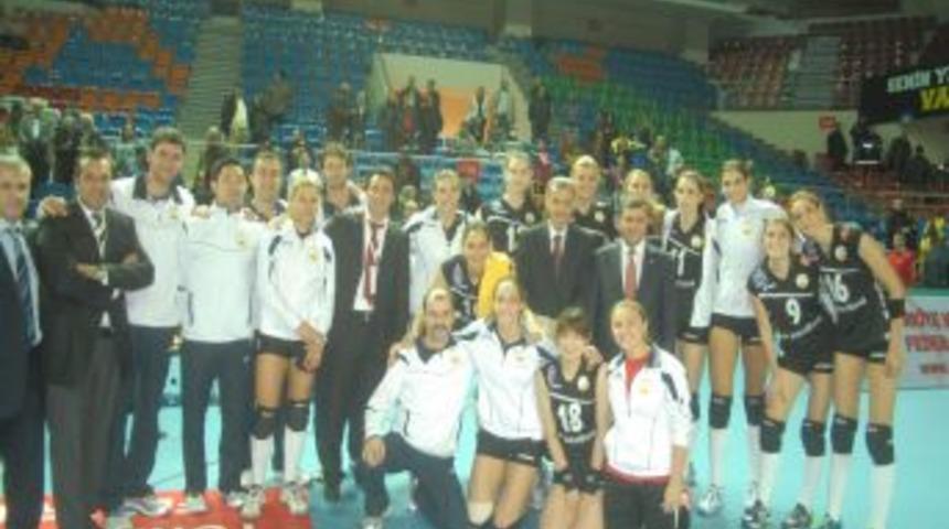 VakıfBank Avrupa&rsquo;da 5&rsquo;te 5 Yaptı