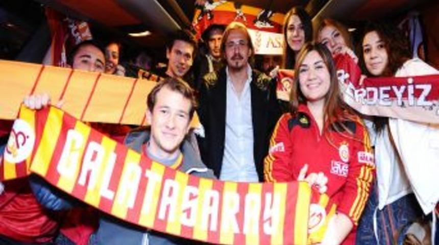 &Uuml;lker&rsquo;le 300 Aslan Braga - Galatasaray Ma&ccedil;ını Birlikte Izledi