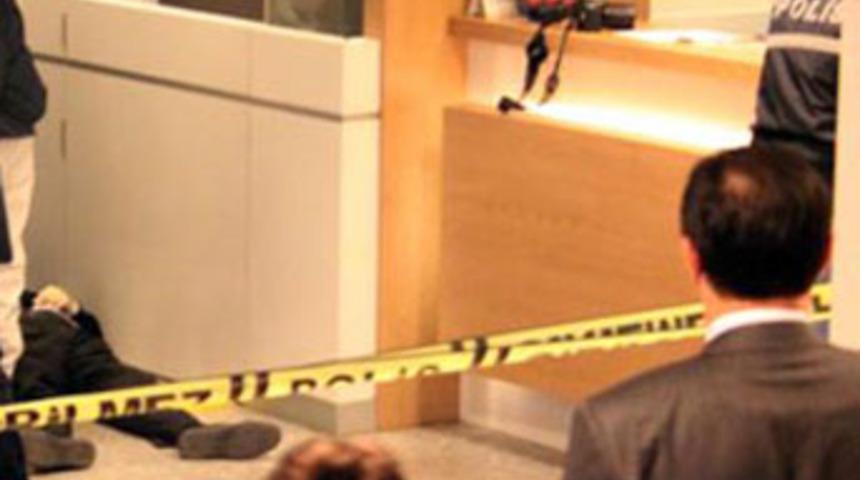 &Ccedil;alıştığı bankada intihar etti