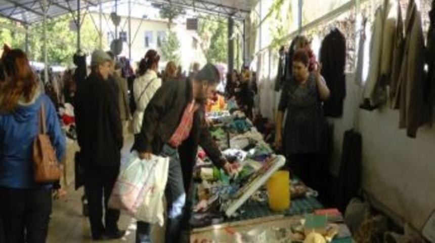 Fethiye'de Kışlıklar İkinci El Pazarından