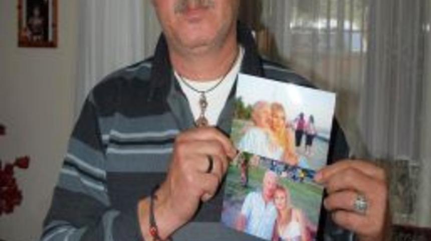 Bel&ccedil;ika'daki Kızının D&uuml;ğ&uuml;n&uuml;ne Gitmek I&ccedil;in Başbakan'a Mektup Yazdı