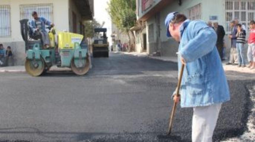 Toroslar&rsquo;da Asfalt &Ccedil;alışması Devam Ediyor