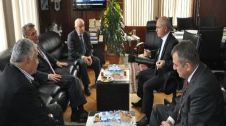 Başkan Akg&uuml;n&rsquo;&uuml;n İsmi Fak&uuml;lteye Verildi