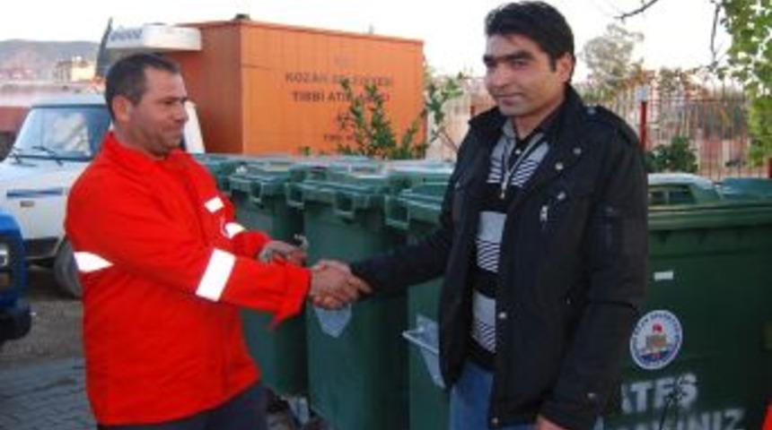 Temizlik Iş&ccedil;isinden &Ouml;rnek Davranış