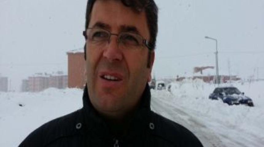 Belediye Karla M&uuml;cadele Ekipleri Kar Mesaisine Başladı