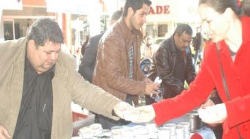 Mhp İl&ccedil;e Başkanlığı Aşure Dağıttı