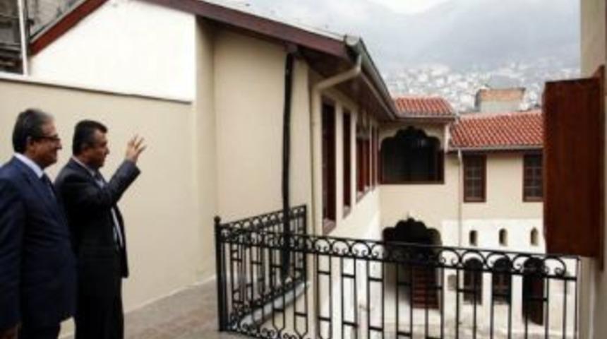 Vali Lekesiz'den Tıbbi Ve Aromatik Bitkiler M&uuml;zesi&rsquo;nde İnceleme