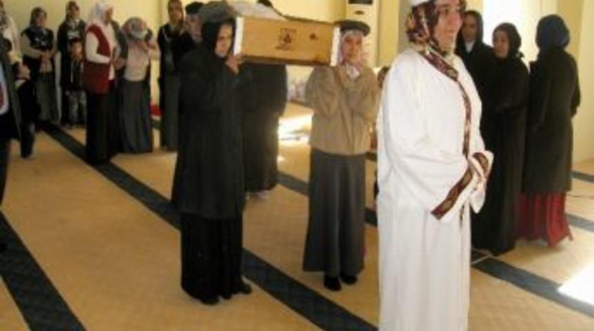 Sa'd Bin Ebi Vakkas Camii Kur'an Kursu'ndan Tiyatro Etkinliği