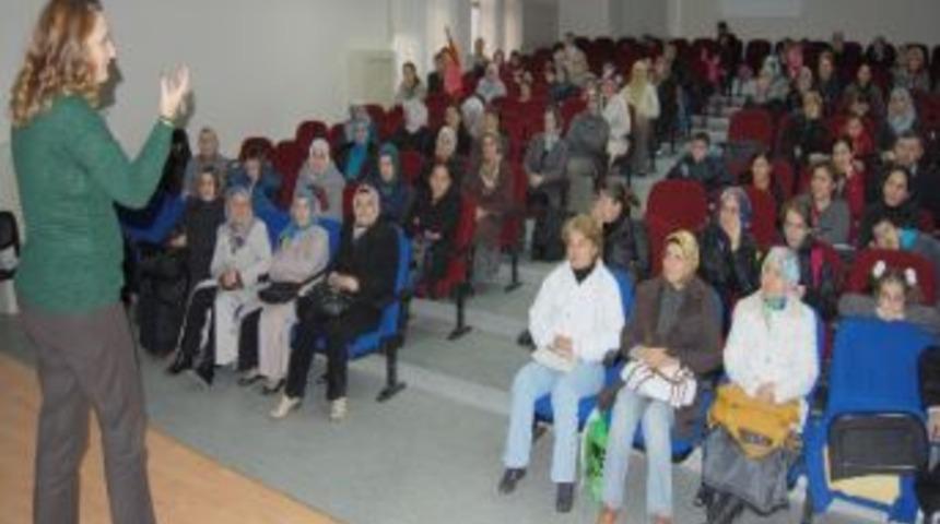 &Ouml;ğrenci Ve Velilere Sağlıklı Beslenmenin &Ouml;nemi Anlatıldı