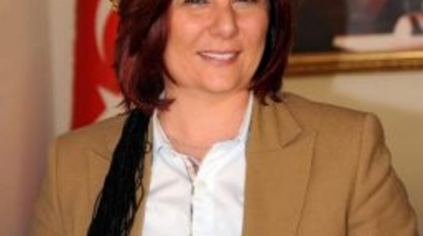 Aydınlı Bayanlar Başkan &Ccedil;er&ccedil;ioğlu&rsquo;nu &ldquo;kadın Efe&rdquo; İlan Etti