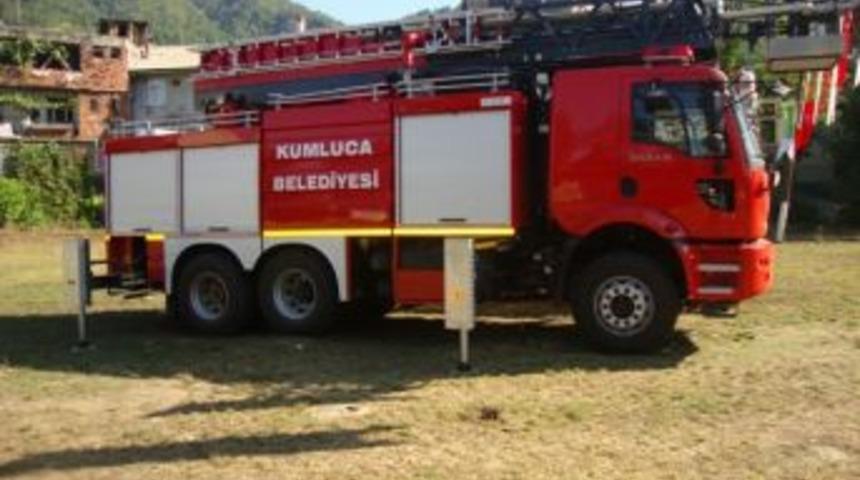 Kumluca Belediyesi Yeni Ara&ccedil; Ve Makine Alımı Yaptı