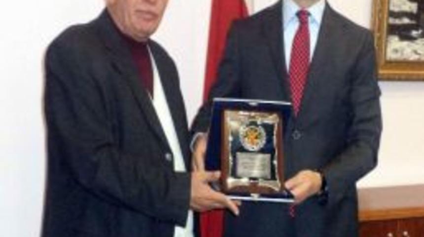 G&uuml;reş&ccedil;ilerden Kaymakam Parlak'a Teşekk&uuml;r