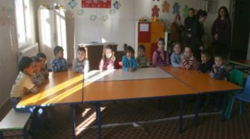 Konteyner Kentteki Suriyeli &Ccedil;ocukların Eğitimi S&uuml;r&uuml;yor