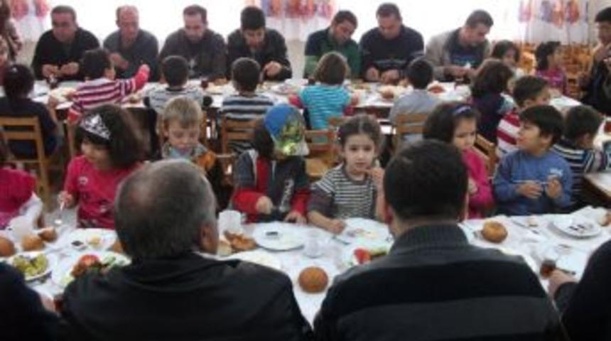 Anaokulunda Babalara Kahvaltı