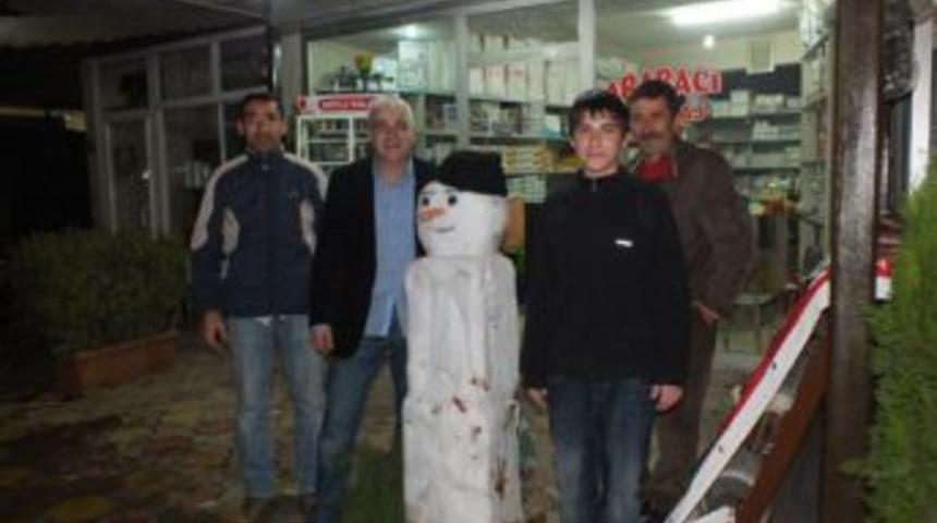 İznik&rsquo;e Kardan &Ouml;nce Kardan Adam Geldi