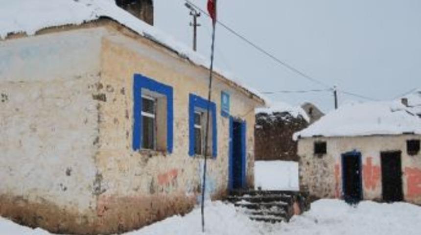 Kar Yağışı En Çok Öğrencileri Sevindirdi