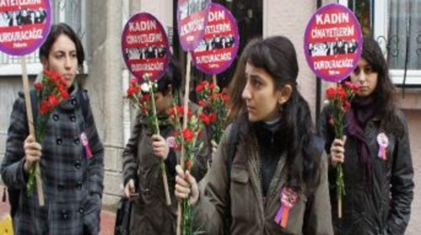 Fatih&rsquo;teki Kadın Cinayeti Protesto Edildi