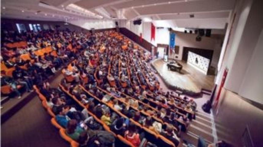 Festival Halk Konserinde Yunan Piyanist Pappas&rsquo;a B&uuml;y&uuml;k İlgi