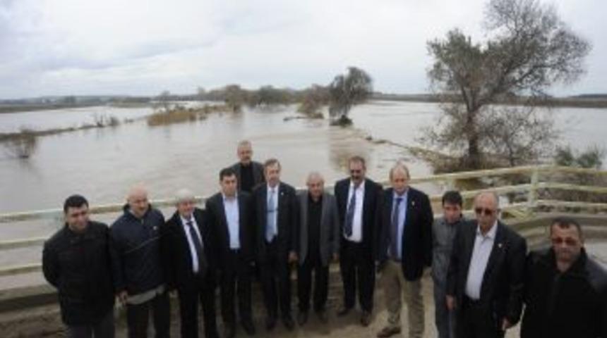 &Ccedil;anakkaleli &Ccedil;ift&ccedil;iler Zararlarının Telafisini Istiyor