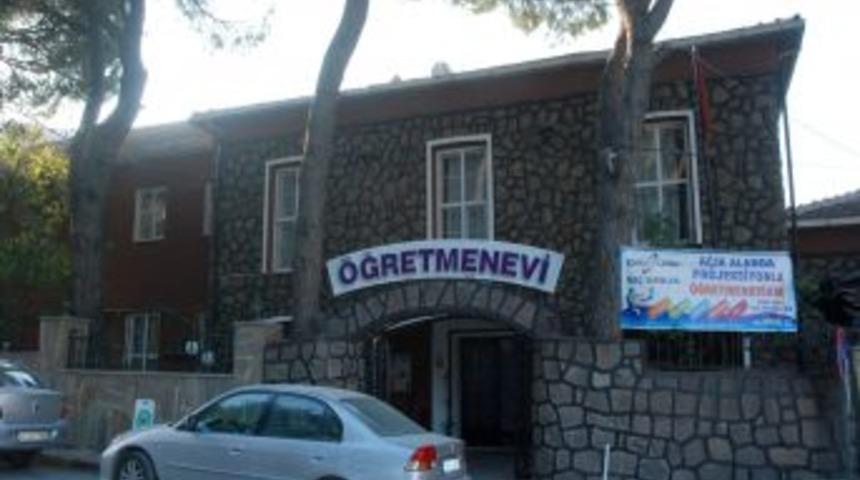 Kemalpaşalılar, 28 Şubat'ta Kapatılan Imam Hatip Lisesini Geri Istiyor