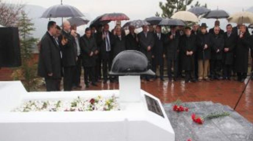 Metin T&uuml;rker Mezarı Başında Anıldı