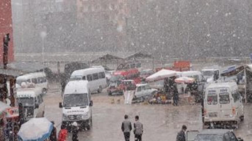 Darende'ye Yılın İlk Karı Yağdı