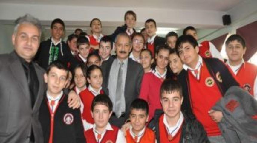 Milli Eğitim M&uuml;d&uuml;r&uuml; &Ouml;ğrencilere Başarının P&uuml;f Noktalarını Anlattı