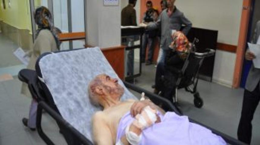 Yolcu Otob&uuml;s&uuml; Devrildi: 16 Yaralı