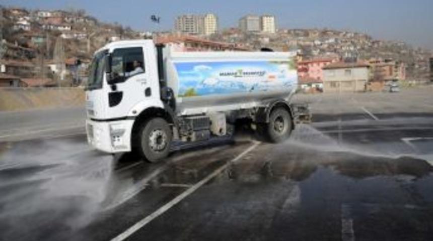 Mamak'ta Sokaklar Deterjanlı Su Ile Yıkanıyor