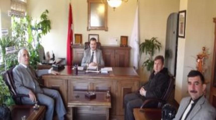 Umsad, İl Sağlık M&uuml;d&uuml;r&uuml; &Ouml;zt&uuml;rk&rsquo;&uuml; Ziyaret Etti