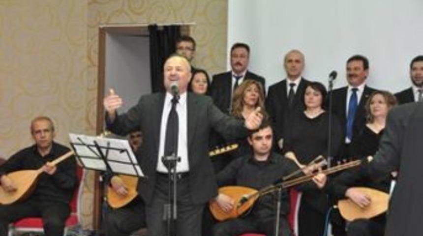 Kartepe&rsquo;de T&uuml;rk&uuml; Dostları Salona Sığmadı