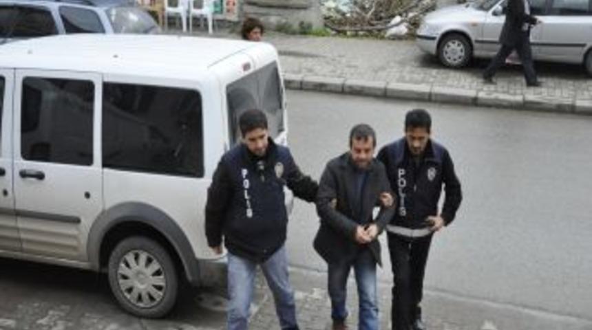 Firari H&uuml;k&uuml;ml&uuml; Gol Sevincini Yaşarken Polisi Karşısında G&ouml;rd&uuml;