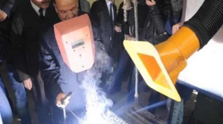 Vali Kolat End&uuml;stri Meslek Lisesini Ziyaret Etti