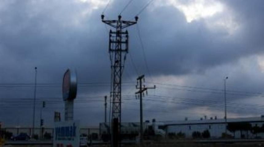 Al&ccedil;ak Elektirik Hatları Korkutuyor