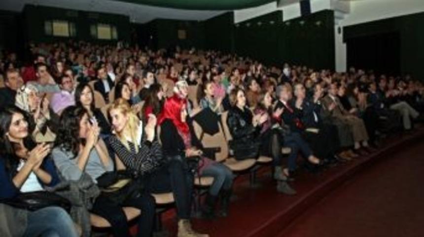 T&uuml;rk&uuml;lerle &ldquo;antep&rdquo;in Kurtuluşunu Kutladılar