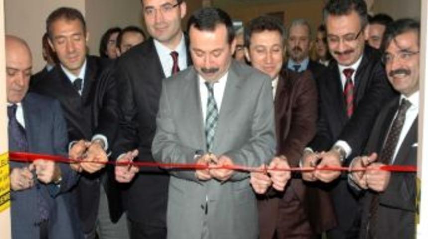 Sel&ccedil;uk Tıp&rsquo;ta 2 &Uuml;nite D&uuml;zenlenen T&ouml;renle A&ccedil;ıldı