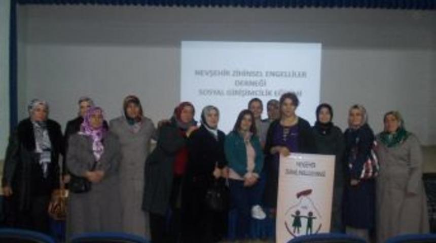 Zihinsel Engellilere Eğitim Verildi