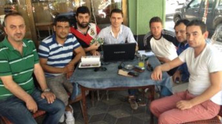 Akhisarspor Taraftar Grubu Akigolar Ateş P&uuml;sk&uuml;rd&uuml;