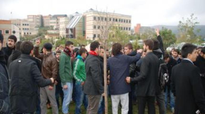 Kocaeli &Uuml;niversitesi'nde Stant Gerginliği