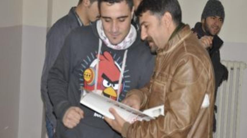 Şırnak Toplum G&ouml;n&uuml;ll&uuml;leri &Uuml;niversitede Stant A&ccedil;tı