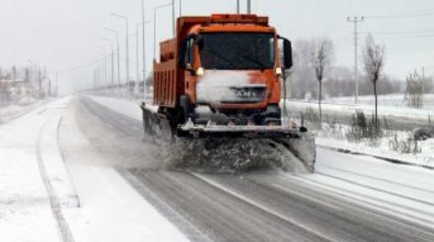 Yıldızelinde Kış Y&uuml;z&uuml;n&uuml; G&ouml;sterdi