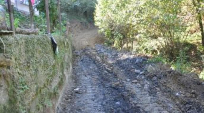 Birlik Mahallesi&rsquo;nde Yol Sevinci