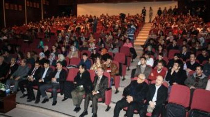 Şair Abdurrahim Karako&ccedil; Anıldı