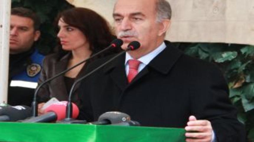 Et&uuml;t Merkezi &Ccedil;ocukları Hem Su&ccedil;tan Koruyacak Hem De Geleceğe Hazırlayacak