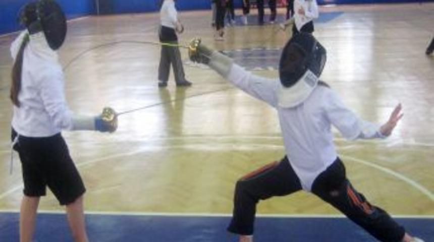 T&uuml;rkiye Eskrim Şampiyonası 09-13 Yaş Grubu Alanya&rsquo;da Yapılacak