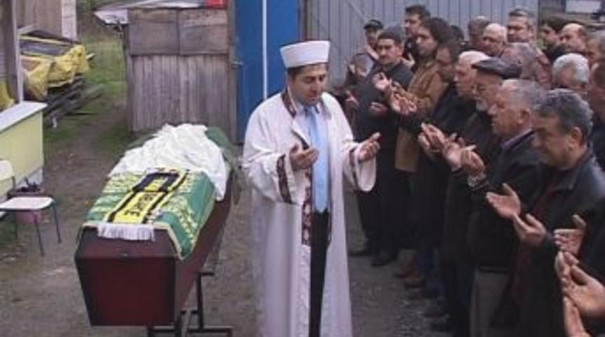 27 Yaşındaki Ece, Kansere Yenik D&uuml;şt&uuml;